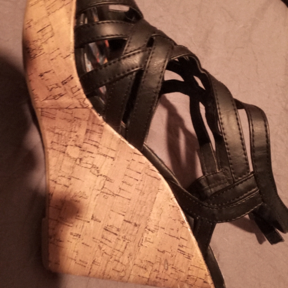 Madden black strappy wedge